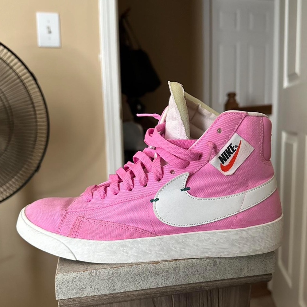 nike blazers; pink